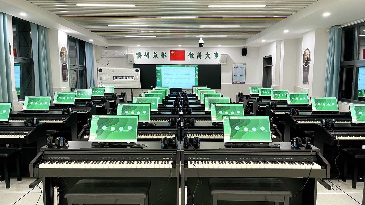 1職業(yè)教育智慧鋼琴實訓室量單-高配版 (2).jpg
